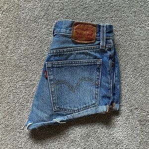 Levi’s Shorts - Size 25